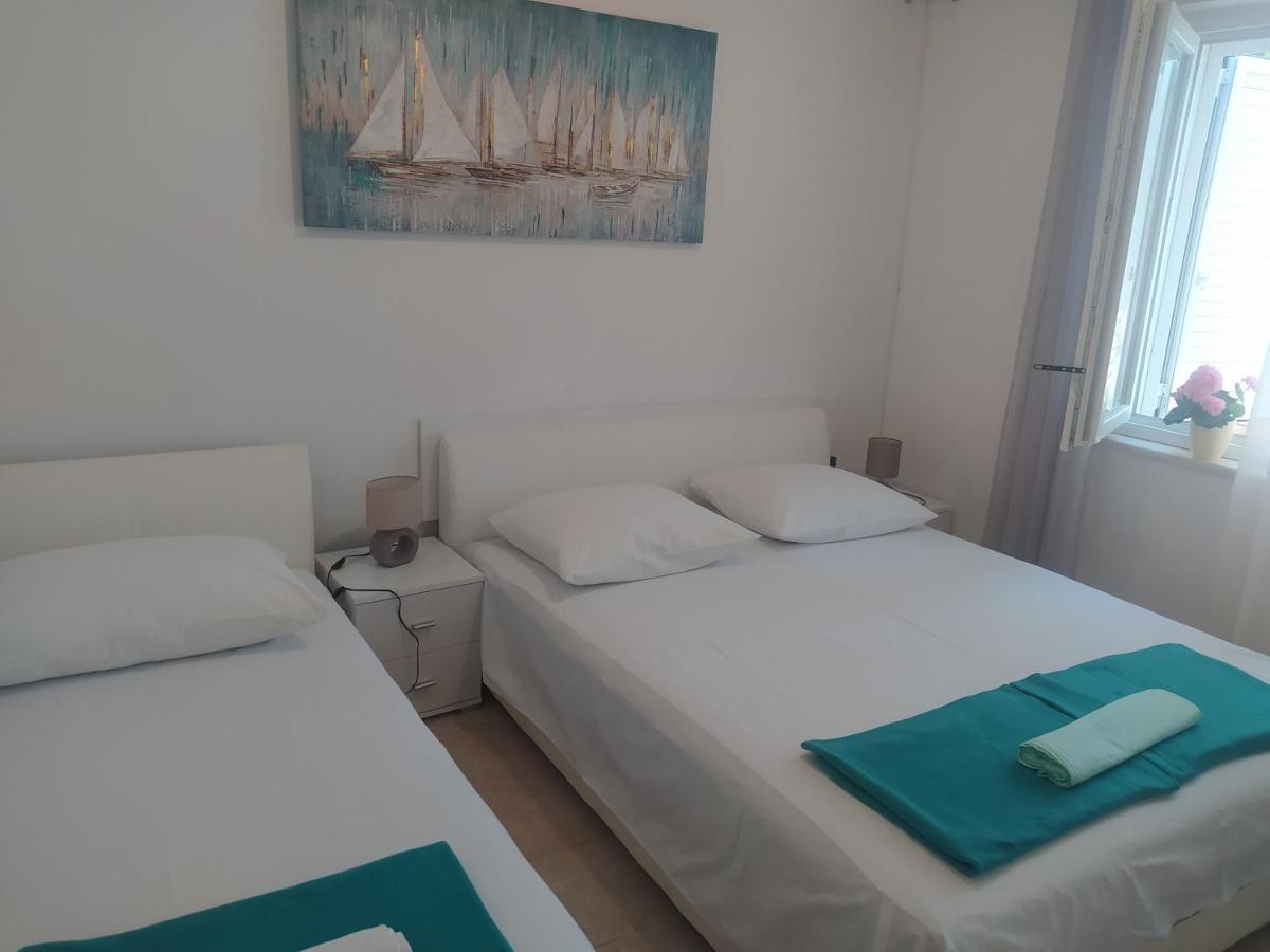 Apartmani Trubi 2 Vodice Eksteriør billede
