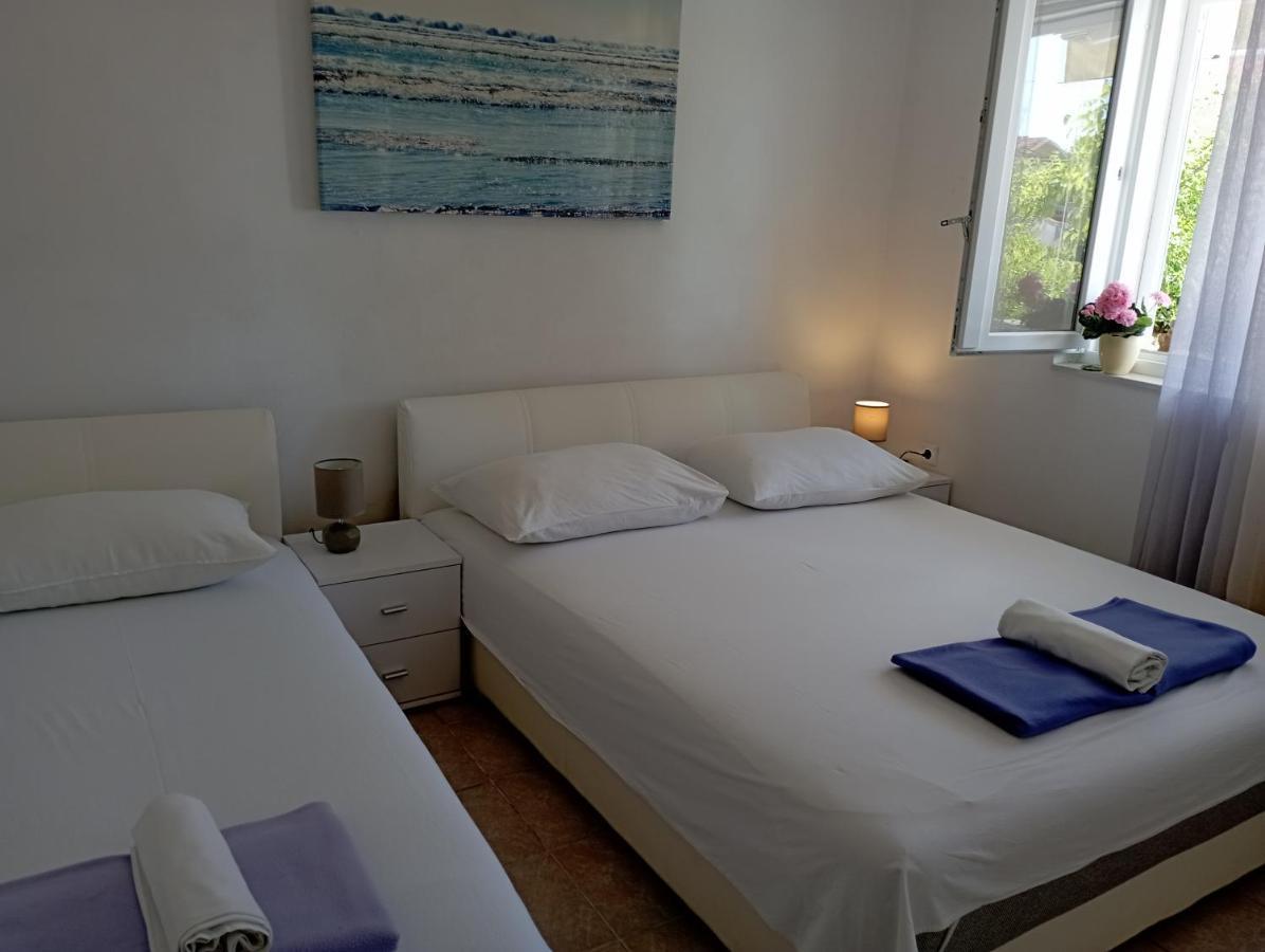 Apartmani Trubi 2 Vodice Eksteriør billede